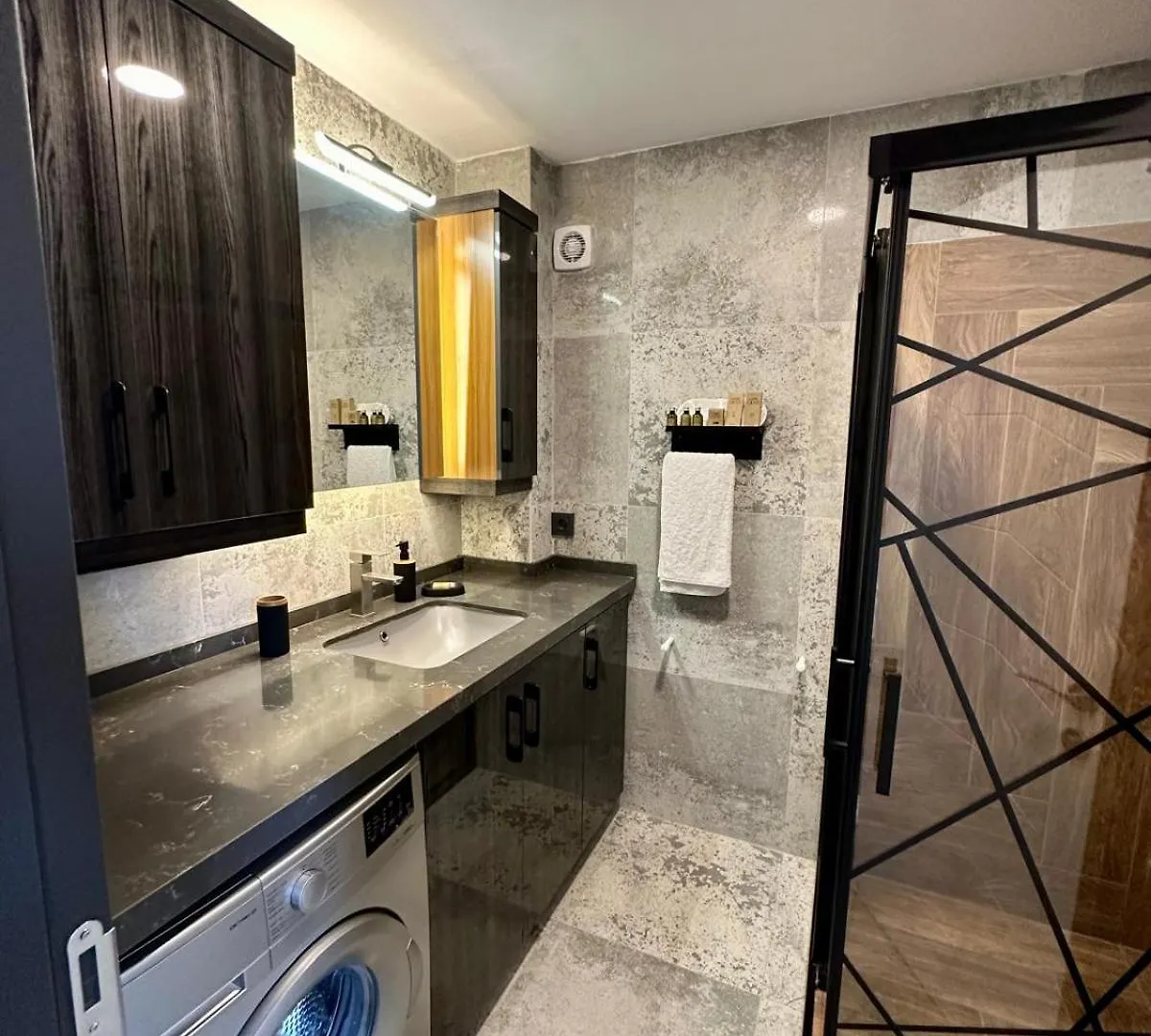 Leo Premium Apartment Kusadasi Turkey