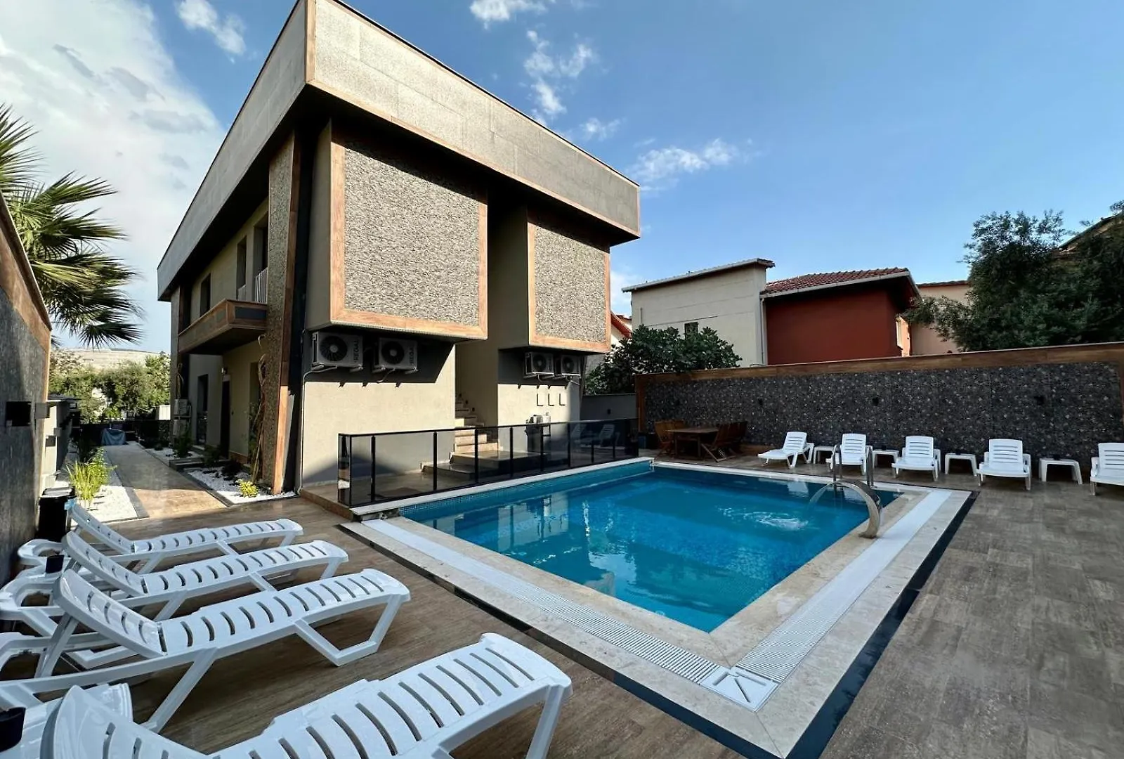 Leo Premium Apartment Kusadasi Turkey